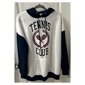 TENNIS CLUB PULLOVER HOODIE